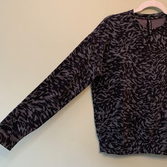 Athleta Sweater Women XS Camo Lux Gray/Back Studio to Street Crew Sweatshirt - Picture 6 of 10